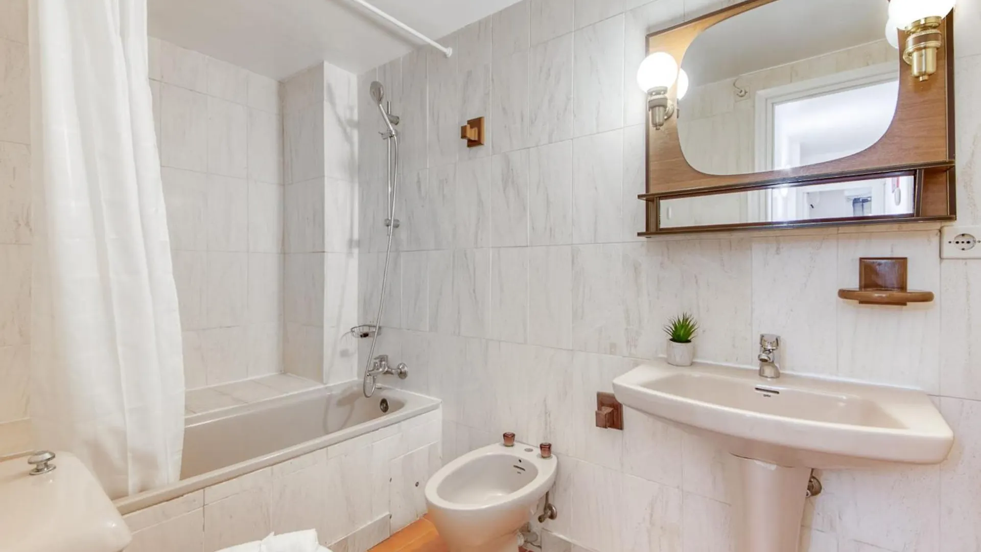 Posh Apartment In Roses Centro